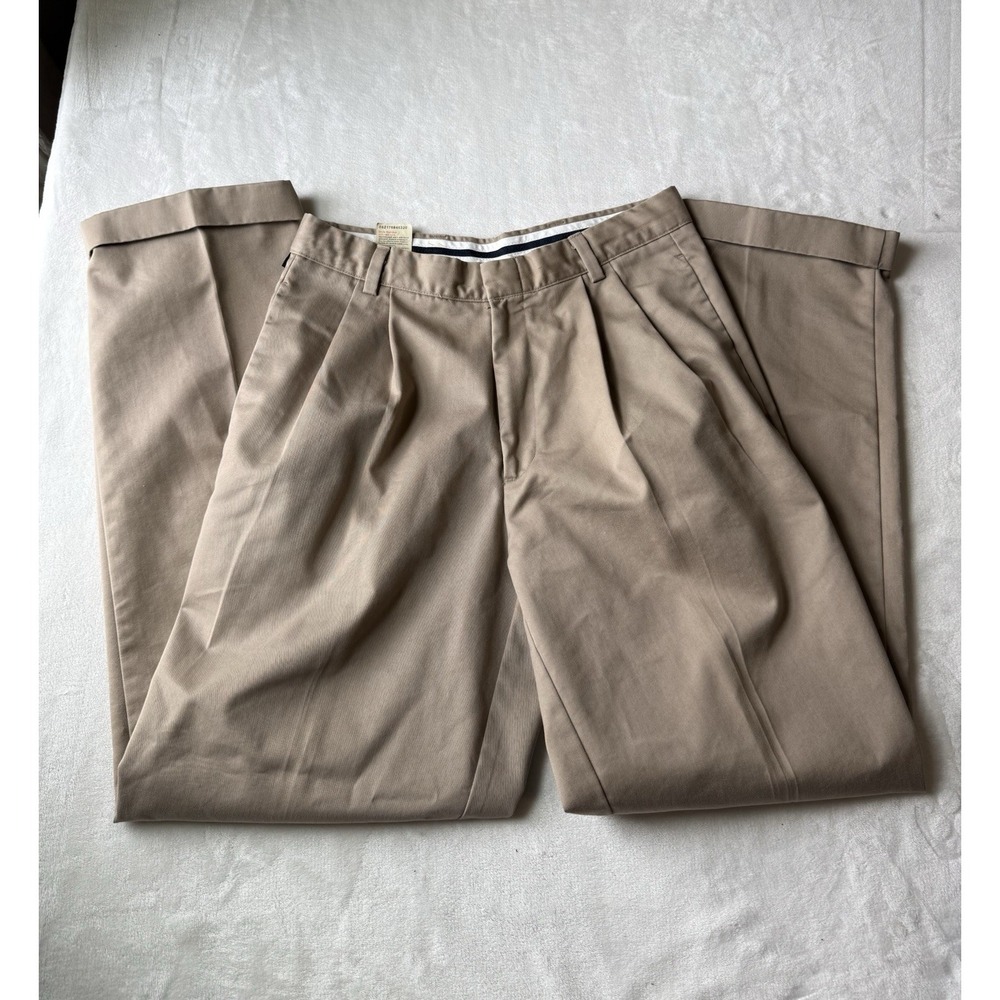 Dockers Pants Mens Tan Dress Pleated 30 32 Relaxed Fit Stretch Stain Defender